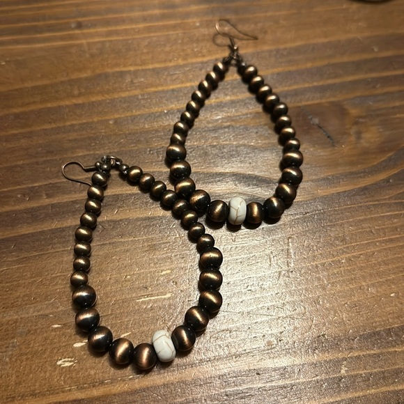 Jewelry - Copper Navajo Pearl earrings